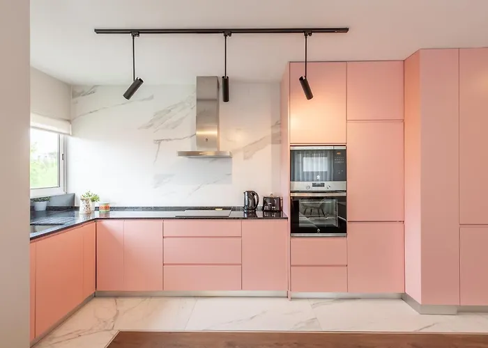 Flamingo In Center - Minho's Guest *