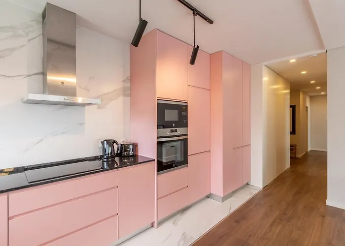 Flamingo In Center - Minho's Guest Braga